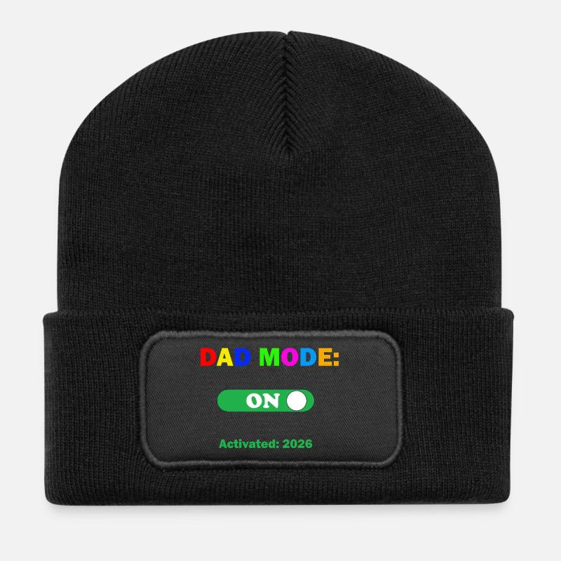 Papa-Modus: ON aktiviert 2026 – Neues Papa-Geschenk - Recycelte Patch Beanie - Schwarz