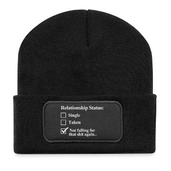 Relationship status: I don't fall for it anymore - Recycled Patch Beanie - black - Front