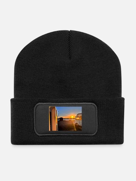 Storytelling - Recycelte Patch Beanie - Schwarz
