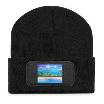 Seenlandschaft mit Bergen und Wald - Recycelte Patch Beanie - Schwarz - Vorne