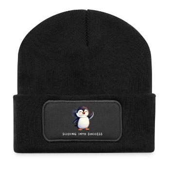 Niedlicher Pinguin "Slide into Success" Zitat - Recycelte Patch Beanie - Schwarz - Vorne