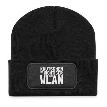 Knutschen ist wichtiger als WLAN – Lustiger Spruch - Recycelte Patch Beanie - Schwarz - Vorne