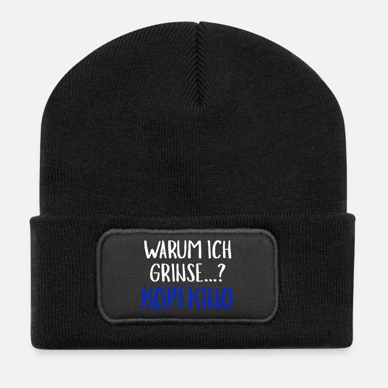 Warum Ich Grinse Kopfkino Funny Slogan Humour - Recycelte Patch Beanie - Schwarz