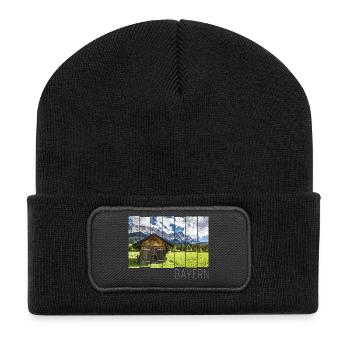 Garmisch Partenkirchen in Bayern Alpen Panorama - Recycelte Patch Beanie - Schwarz - Vorne