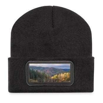 Herbstliche Waldlandschaft mit Sonnenlicht - Recycelte Patch Beanie - Dunkelgrau - Vorne