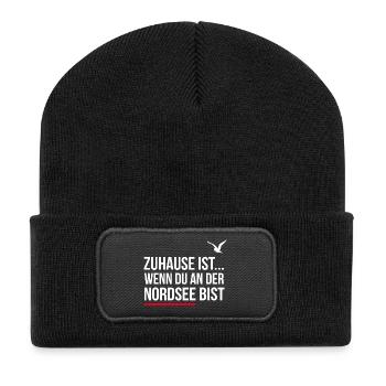 Zuhause ist... wenn Du an der Nordsee bist. Norden - Recycelte Patch Beanie - Schwarz - Vorne