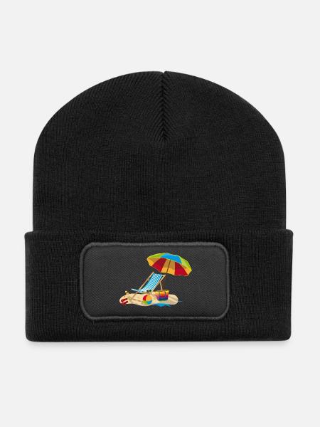 Liegestuhl am Strand - Relaxen im Urlaub - Recycelte Patch Beanie - Schwarz