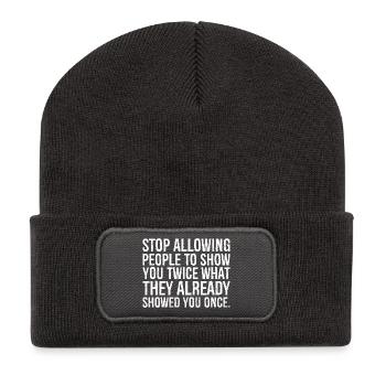 stop allowing people to show you twice what the - Recycelte Patch Beanie - Dunkelgrau - Vorne
