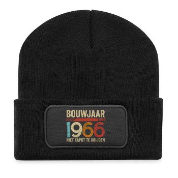 Baujahr April 1966 unzerstörbar - Recycelte Patch Beanie - Schwarz - Vorne
