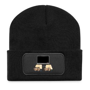 Klassenraum Schule Stuhl Tisch Stühle - Recycelte Patch Beanie - Schwarz - Vorne