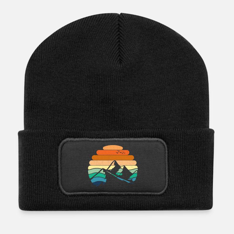 Berglandschaft Sonnenuntergang - Recycelte Patch Beanie - Schwarz