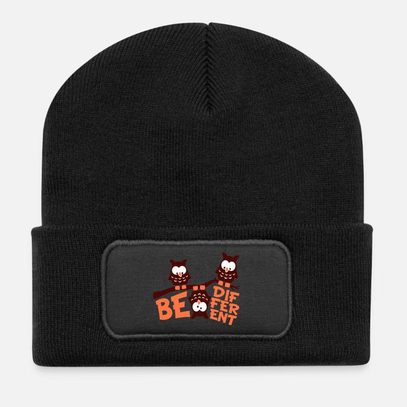 3 Eulen Be Different Spruch verrückt komisch Ast - Recycelte Patch Beanie - Schwarz