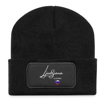 Ljubljana, Slowenien, minimalistisches, elegantes Design - Recycelte Patch Beanie - Schwarz - Vorne
