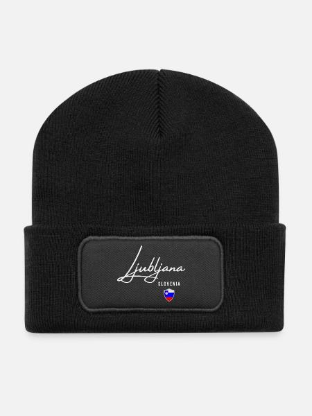 Ljubljana, Slowenien, minimalistisches, elegantes Design - Recycelte Patch Beanie - Schwarz