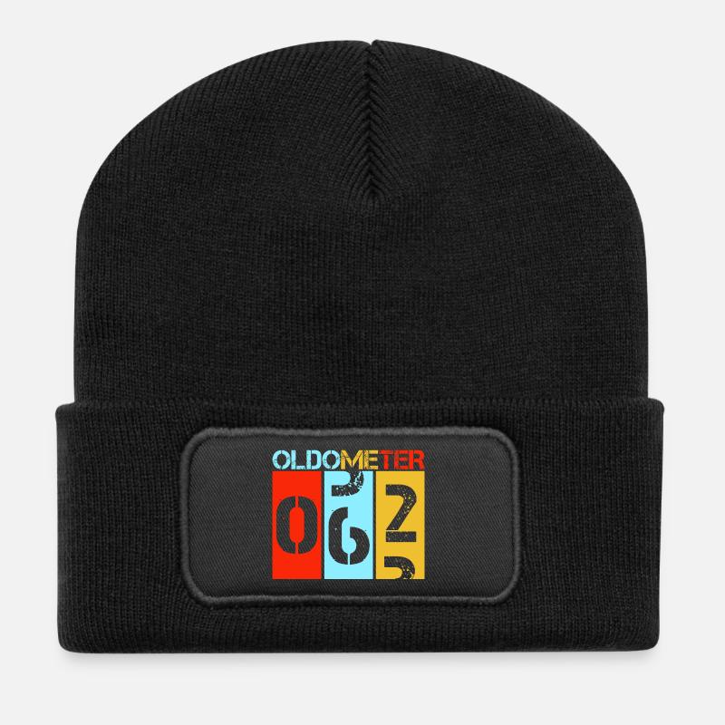 Oldometer 62 Jahre Retro 62. Geburtstag - Recycelte Patch Beanie - Schwarz