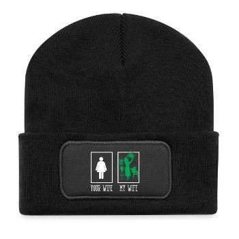 Deine Frau Meine Frau Pflanzenliebhaberin Pflanzen - Recycelte Patch Beanie - Schwarz - Vorne