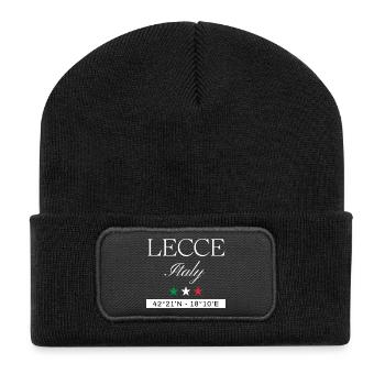 Lecce Italien Souvenir – Reise minimalistisch - Recycelte Patch Beanie - Schwarz - Vorne