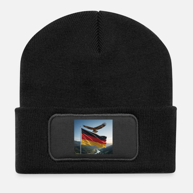 Adler über der deutschen Flagge - Recycelte Patch Beanie - Schwarz