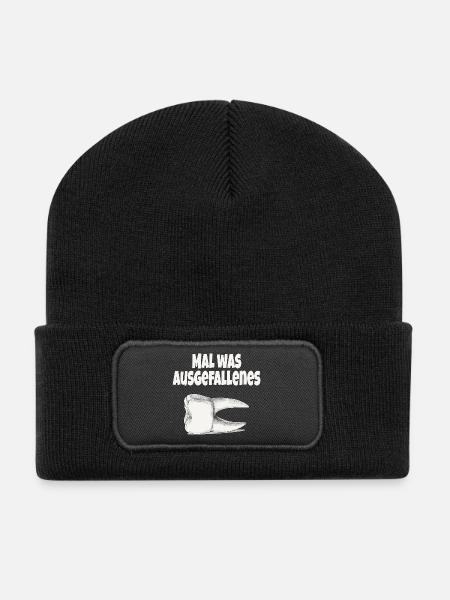 Mal was Ausgefallenes – Lustiger Zahn - Recycelte Patch Beanie - Schwarz