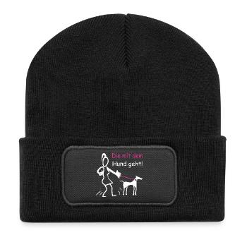 Die mit dem Hund geht ! - Recycelte Patch Beanie - Schwarz - Vorne