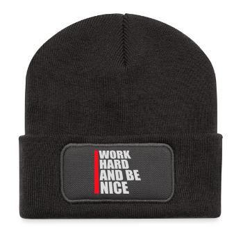 Zitat Work Hard Be Nice Motivation Positiver Geist - Recycelte Patch Beanie - Dunkelgrau - Vorne