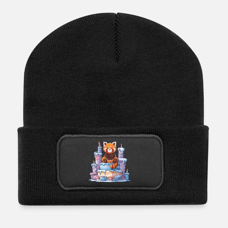 Roter Panda auf Eis-Torte - Recycelte Patch Beanie - Schwarz