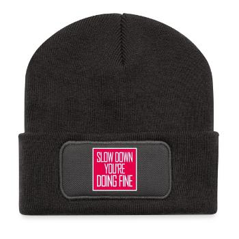 Ralentis, tu t’en sors bien, motivation en disant logo - Beanie recyclé à patch - charbon - Devant