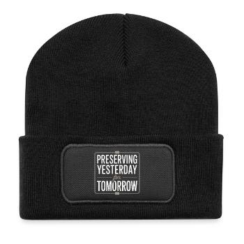 Gestern für morgen bewahren - Recycelte Patch Beanie - Schwarz - Vorne