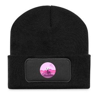 Cerf dans les montagnes avant le coucher du soleil - Beanie recyclé à patch - noir - Devant