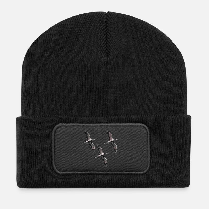 Vogelzug Kraniche in Grau Tönen - Recycelte Patch Beanie - Schwarz