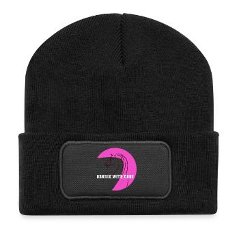 Pinkes Linienpferd mit Care-Band - Recycelte Patch Beanie - Schwarz - Vorne