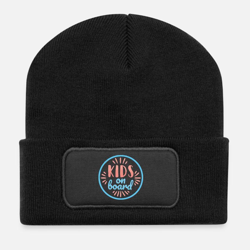 Kinder auf dem Spielbrett Design - Recycelte Patch Beanie - Schwarz