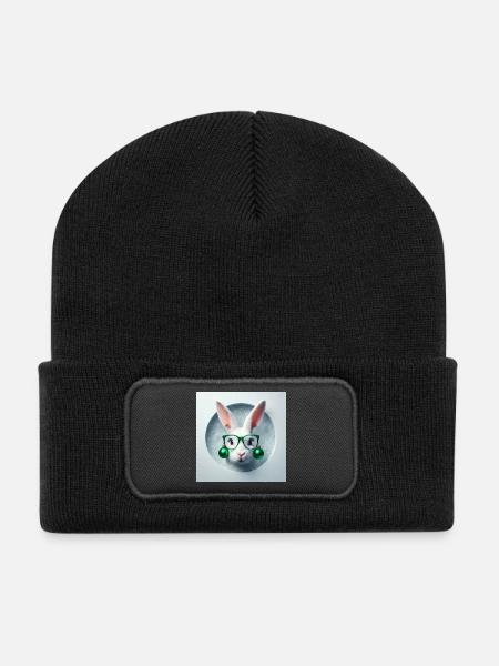 Osterhase mit grüner Weihnachtsdeko - Recycelte Patch Beanie - Schwarz