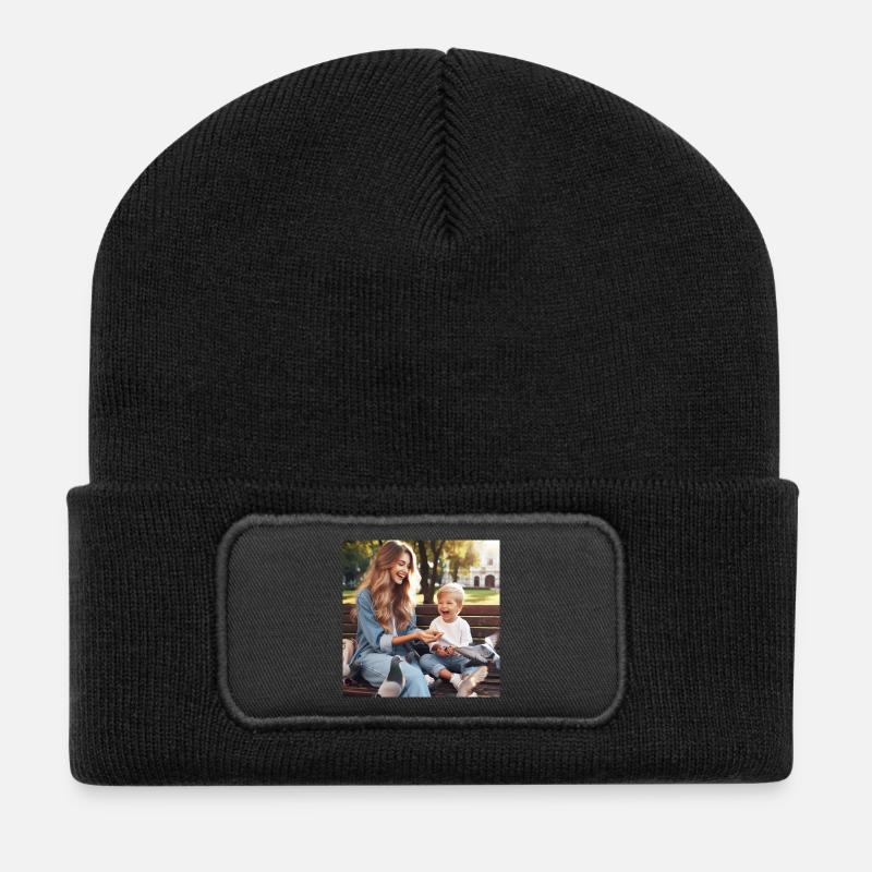 Mutter und Sohn - Recycelte Patch Beanie - Schwarz