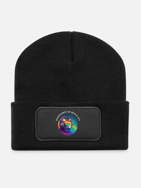 LGBT. Kopfhörer an Welt aus - Recycelte Patch Beanie - Schwarz