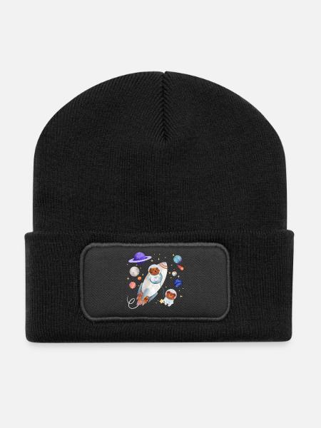 Hund und Teddybär erkunden das Weltall - Recycelte Patch Beanie - Schwarz