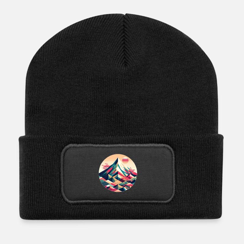 Geometric Mount Fuji - Recycelte Patch Beanie - Schwarz