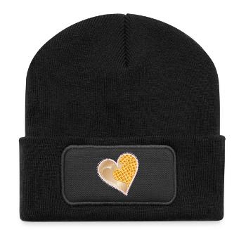 Herz Waffeln mit Puderzucker und Spitzenrand - Recycelte Patch Beanie - Schwarz - Vorne