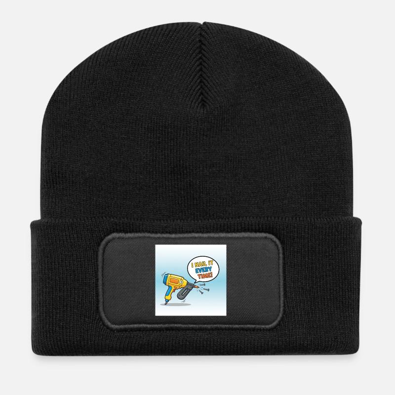 Conception de jouet humoristique avec outil à ongles - Beanie recyclé à patch - noir