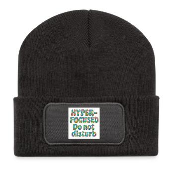 Hyperfokussiertes "Nicht stören"-Design - Recycelte Patch Beanie - Dunkelgrau - Vorne