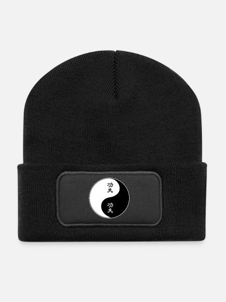 Yin Yang Kung Fu Symbol Design - Recycelte Patch Beanie - Schwarz