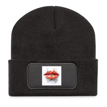 Kräftige Lippen auf rissiger Wand - Recycelte Patch Beanie - Dunkelgrau - Vorne