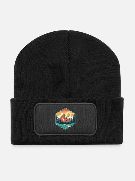 Berg und Sonne in der Natur - Recycelte Patch Beanie - Schwarz