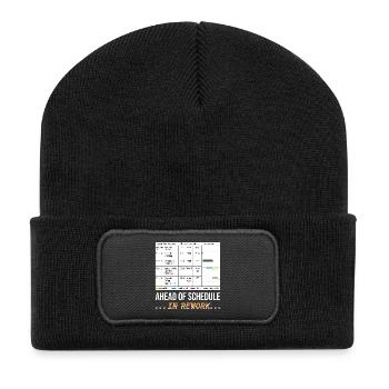 Dem Zeitplan voraus... In Überarbeitung (lustiges Gantt-Diagramm) - Recycelte Patch Beanie - Schwarz - Vorne