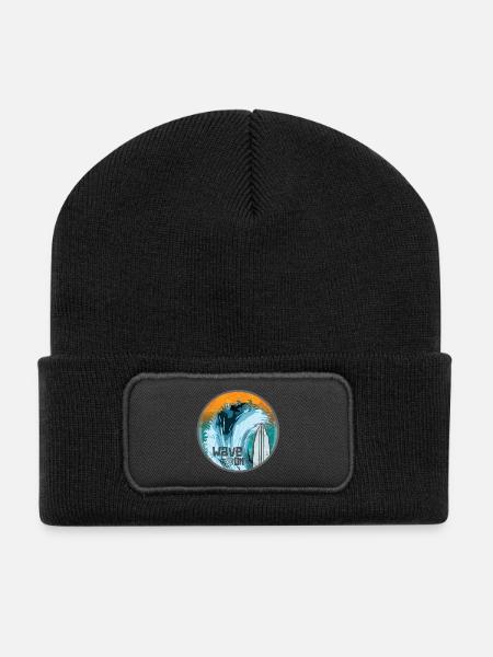 Welle im Surfzauber Patch - Recycelte Patch Beanie - Schwarz