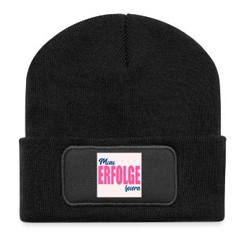 KLEINE ERFOLGE FEIERN - Recycelte Patch Beanie - Schwarz - Vorne