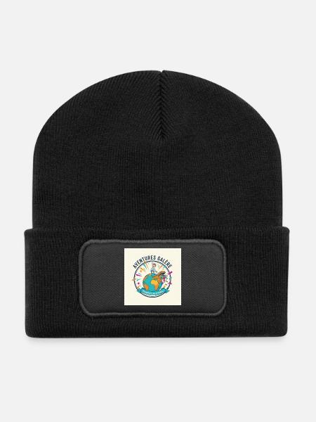 Adventures Galley World in Aktion - Recycelte Patch Beanie - Schwarz