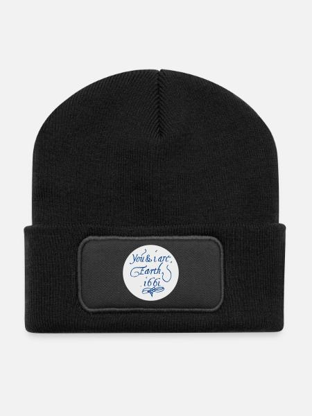 Du und ich sind Erde 1661 - Recycelte Patch Beanie - Schwarz