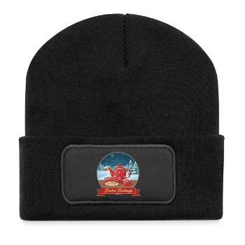 Rote Teekanne im Winterzauber - Recycelte Patch Beanie - Schwarz - Vorne