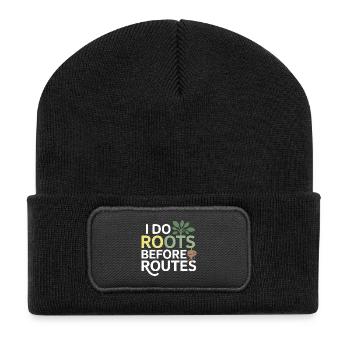 Zertifizierte klinische Ursachenspezialisten-Ausrüstung - Recycelte Patch Beanie - Schwarz - Vorne